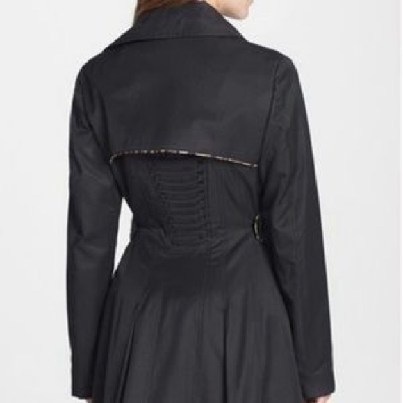 Betsey Johnson Trench w/Leopard Piping - Picture 4 of 4